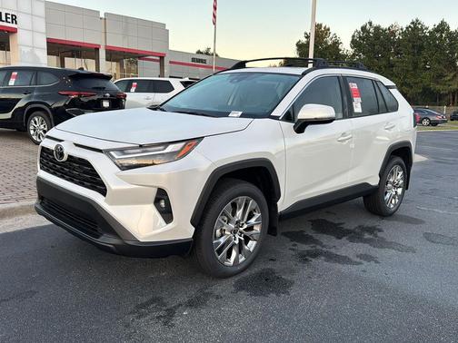 2025 Toyota RAV4 XLE Premium