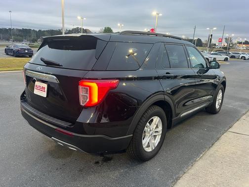 Agate Black 2023 Ford Explorer XLT