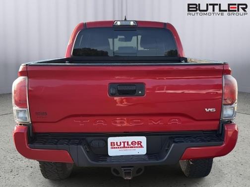 Barcelona Red Metallic 2018 Toyota Tacoma TRD Sport