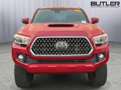 Barcelona Red Metallic 2018 Toyota Tacoma TRD Sport