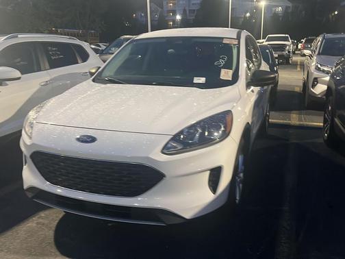 Oxford White 2022 Ford Escape SE
