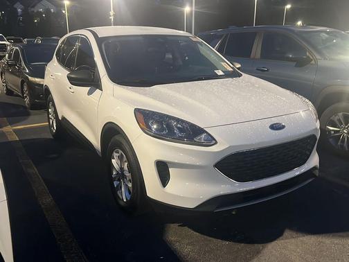 Oxford White 2022 Ford Escape SE
