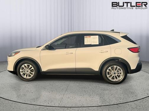 Oxford White 2022 Ford Escape SE