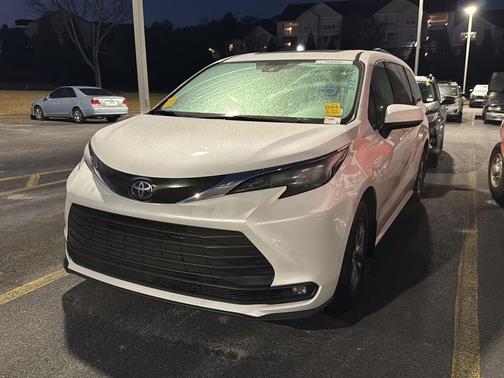 2025 Toyota Sienna XLE