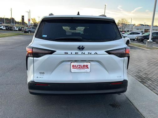 2025 Toyota Sienna XLE