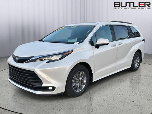 Wind Chill Pearl 2025 Toyota Sienna XLE
