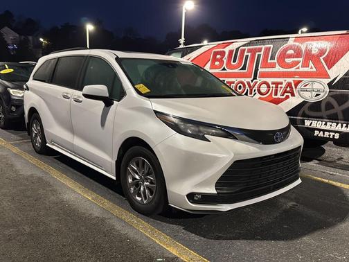 2025 Toyota Sienna XLE