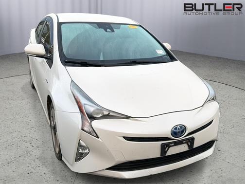 Blizzard Pearl 2016 Toyota Prius Four Touring