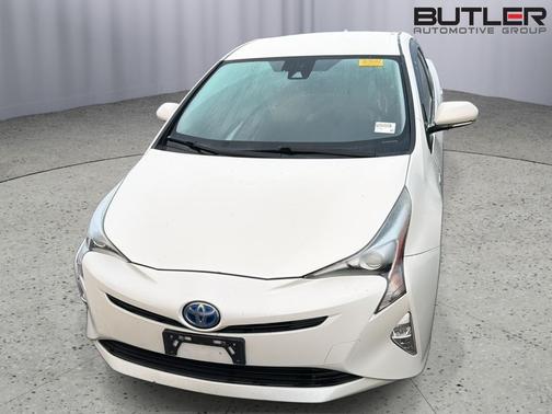 Blizzard Pearl 2016 Toyota Prius Four Touring