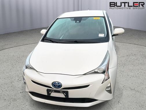 Blizzard Pearl 2016 Toyota Prius Four Touring