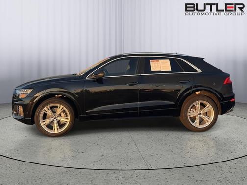 Mythos Black Metallic 2023 Audi Q8 55 Premium Plus