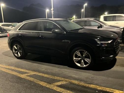 Mythos Black Metallic 2023 Audi Q8 55 Premium Plus