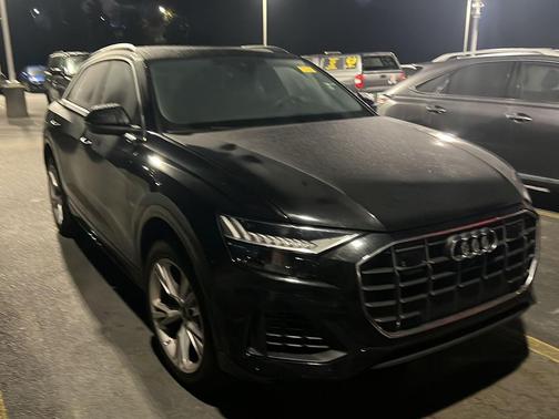 Mythos Black Metallic 2023 Audi Q8 55 Premium Plus