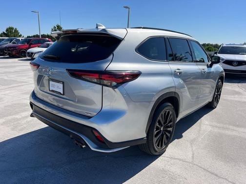 2024 Toyota Highlander XSE