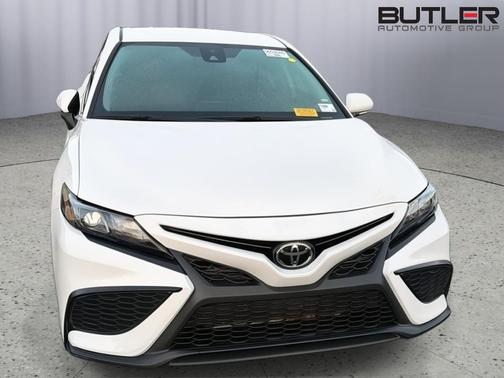 Ice Cap 2024 Toyota Camry SE