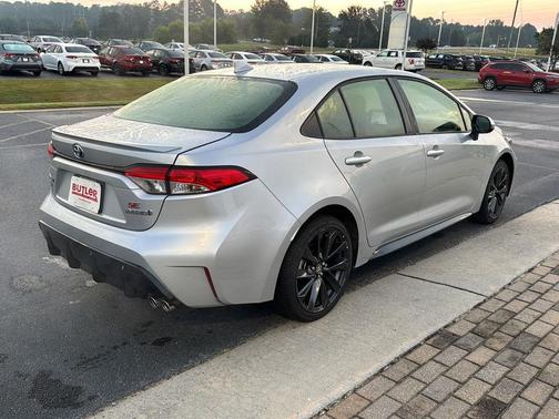 2024 Toyota Corolla Hybrid SE