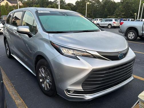 2022 Toyota Sienna XLE 7 Passenger