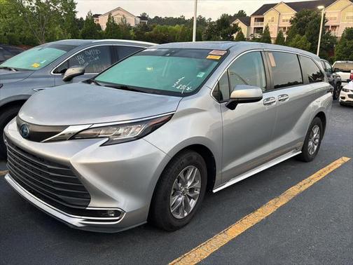 2022 Toyota Sienna XLE 7 Passenger