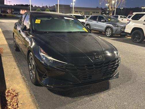 2023 Hyundai ELANTRA SEL