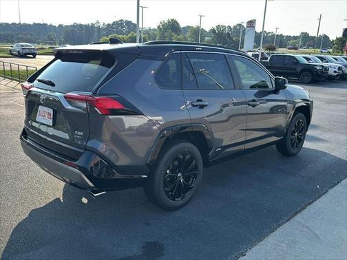 2025 Toyota RAV4 Hybrid SE