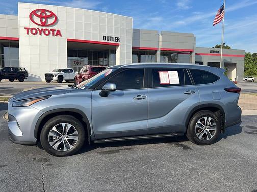 Moon Dust 2024 Toyota Highlander XLE