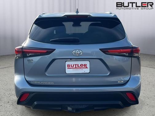 Moon Dust 2024 Toyota Highlander XLE