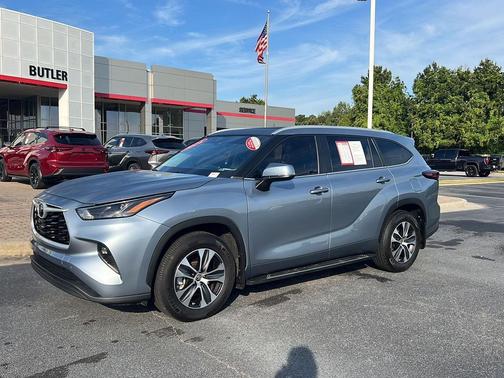 Moon Dust 2024 Toyota Highlander XLE