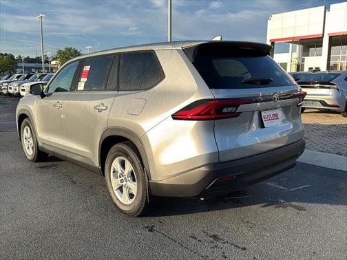 2025 Toyota Highlander LE