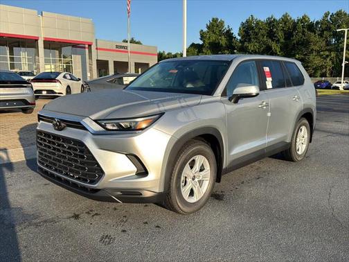 2025 Toyota Highlander LE