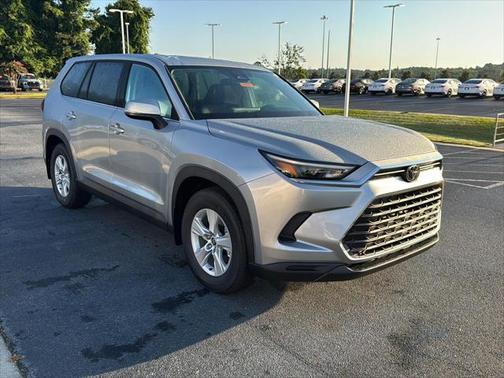 2025 Toyota Highlander LE