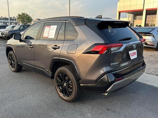 2023 Toyota RAV4 Hybrid SE