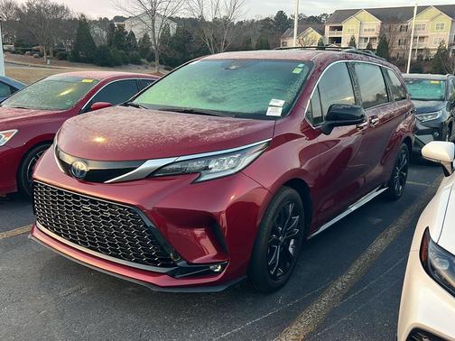 2023 Toyota Sienna XSE 7 Passenger
