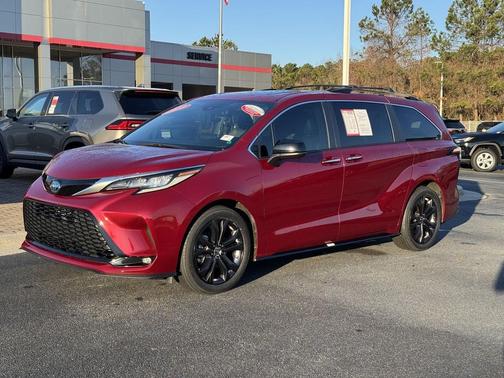 2023 Toyota Sienna XSE 7 Passenger