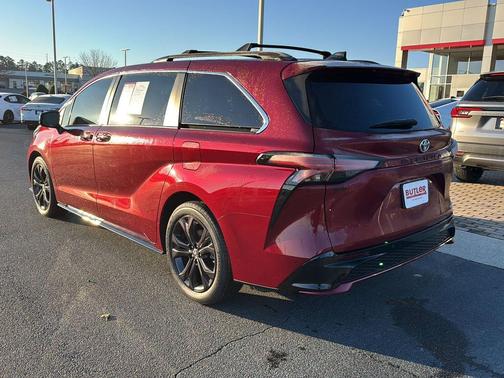 2023 Toyota Sienna XSE 7 Passenger