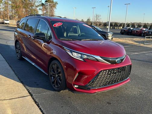 2023 Toyota Sienna XSE 7 Passenger