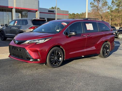 2023 Toyota Sienna XSE 7 Passenger