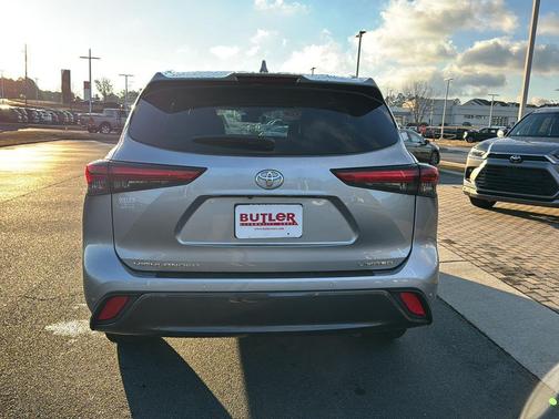 2022 Toyota Highlander Limited