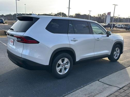 2026 Toyota Highlander Hybrid LE