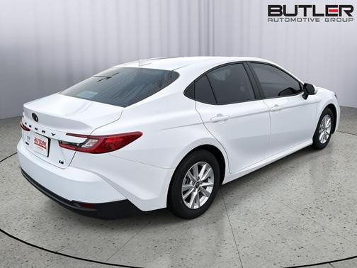 Ice Cap 2025 Toyota Camry LE