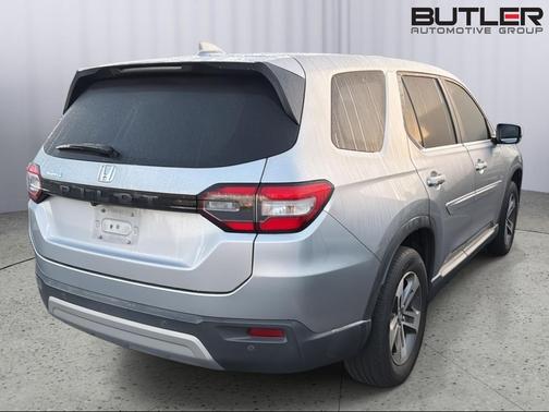 Lunar Silver Metallic 2024 Honda Pilot EX-L 7 Passenger