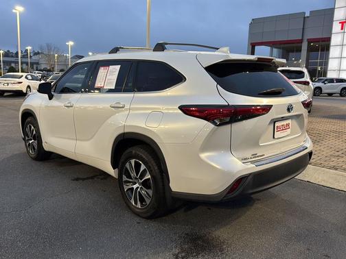 2022 Toyota Highlander Hybrid XLE