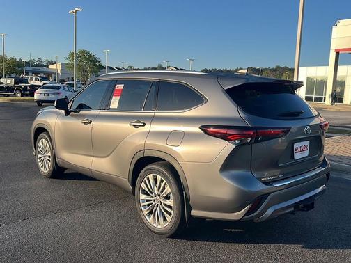 Heavy Metal 2026 Toyota Highlander Hybrid Platinum