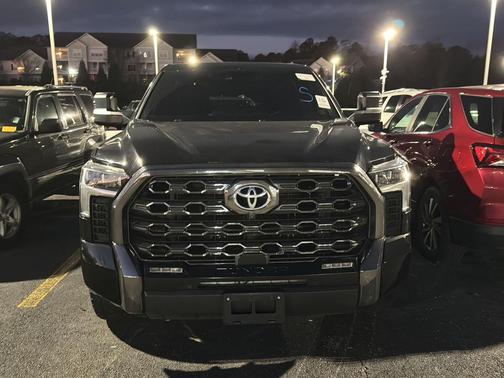 2022 Toyota Tundra Hybrid Platinum
