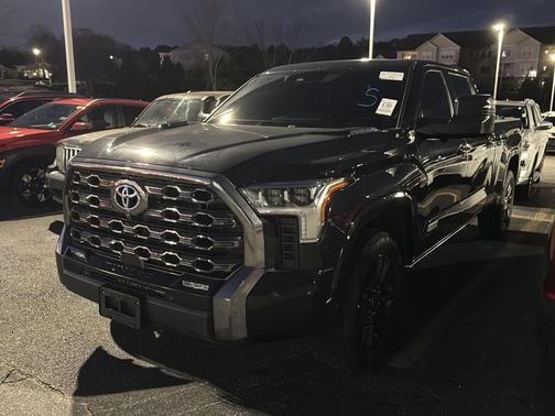 2022 Toyota Tundra Hybrid Platinum
