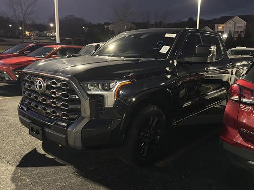 2022 Toyota Tundra Hybrid Platinum
