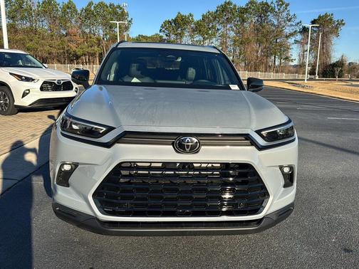 2026 Toyota Highlander Hybrid Base