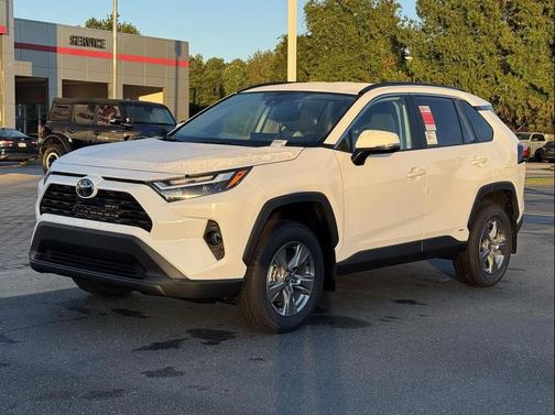 2025 Toyota RAV4 Hybrid XLE