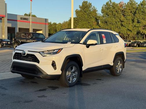 2025 Toyota RAV4 Hybrid XLE