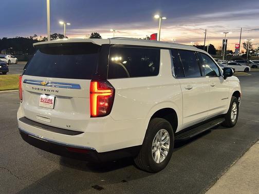 2024 Chevrolet Suburban LT