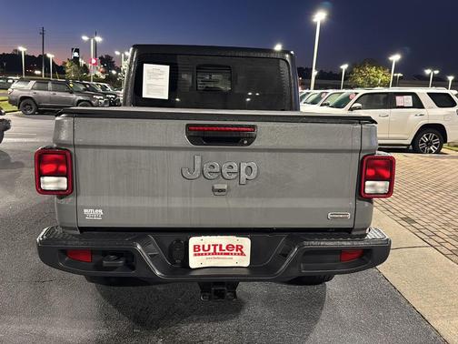 2022 Jeep Gladiator Overland